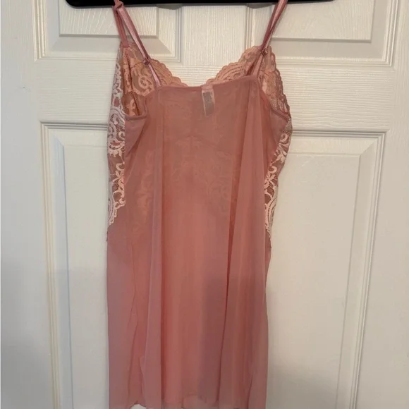 Wacoal Luxury Sleepwear Blush and Ivory Lace Chemise - Picture 6 of 6